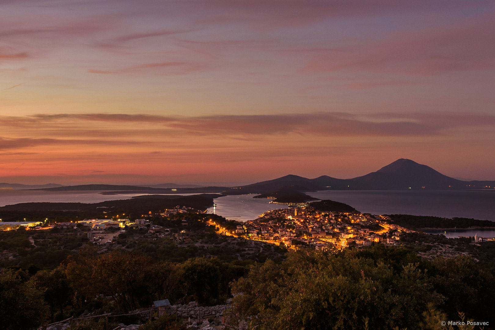 Fotomanipulacija na kojoj je Osoršćica znatno povećana