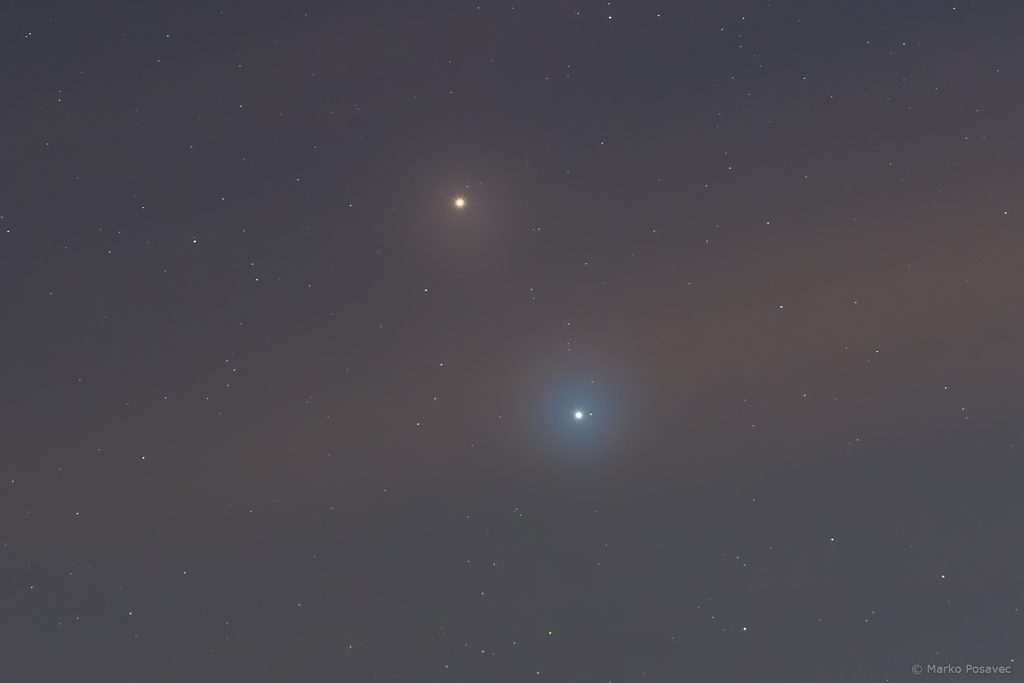Plava zvijezda i crveni planet