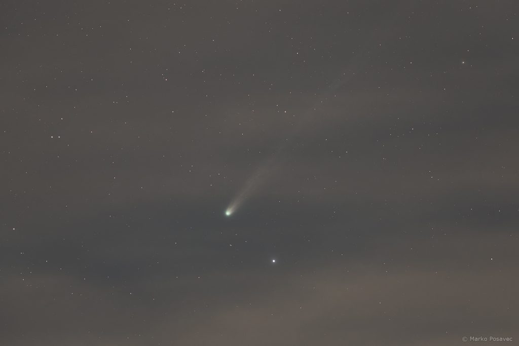 Komet Lemmon kroz oblake